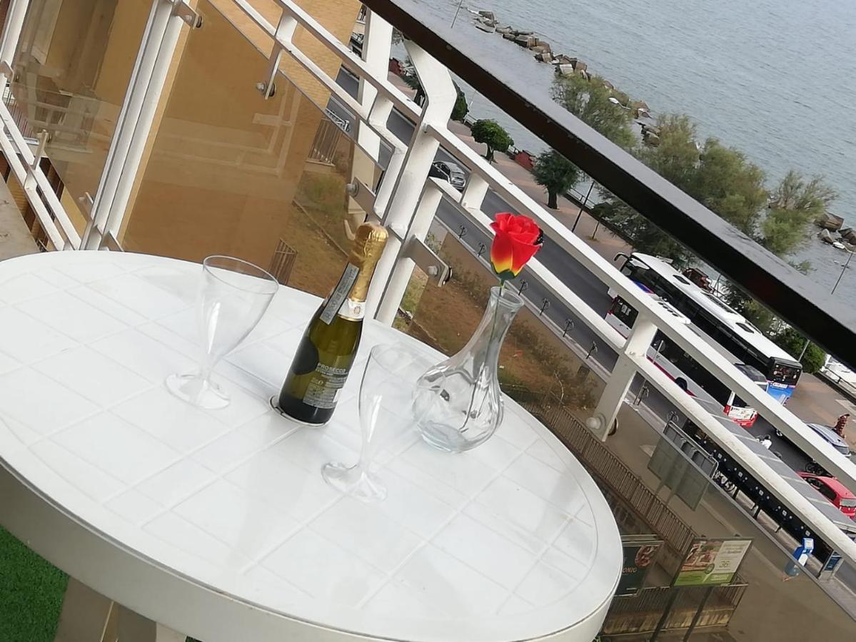 V I P Suites Cielo Stellato On Concordia Sea Салерно Екстериор снимка