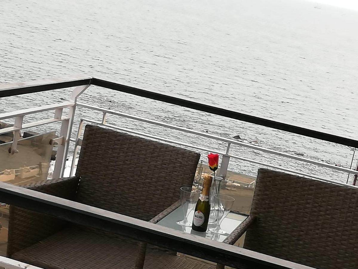 V I P Suites Cielo Stellato On Concordia Sea Салерно Екстериор снимка