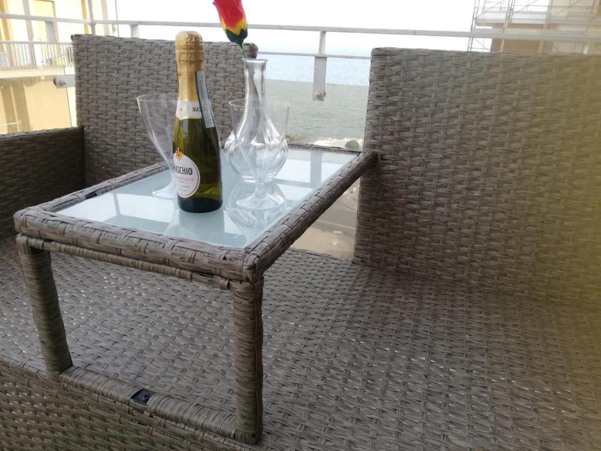 V I P Suites Cielo Stellato On Concordia Sea Салерно Екстериор снимка