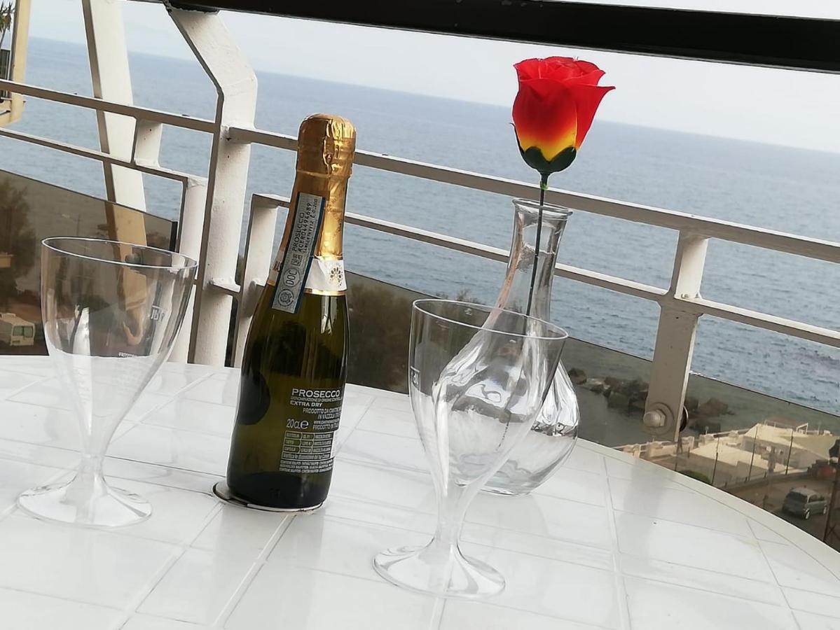 V I P Suites Cielo Stellato On Concordia Sea Салерно Екстериор снимка
