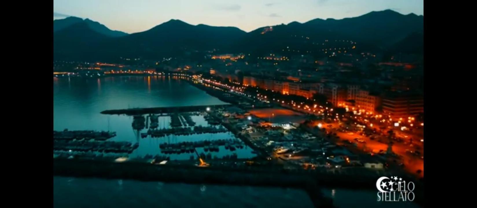 V I P Suites Cielo Stellato On Concordia Sea Салерно Екстериор снимка